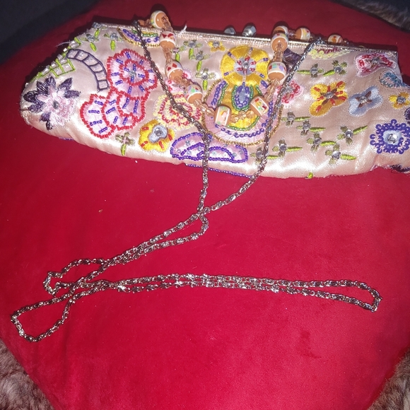 Ladies Clutch Purse Beads with flowers shaps - Picture 5 of 5